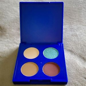 Tresluce Beauty Grateful Soul Shadow Quad